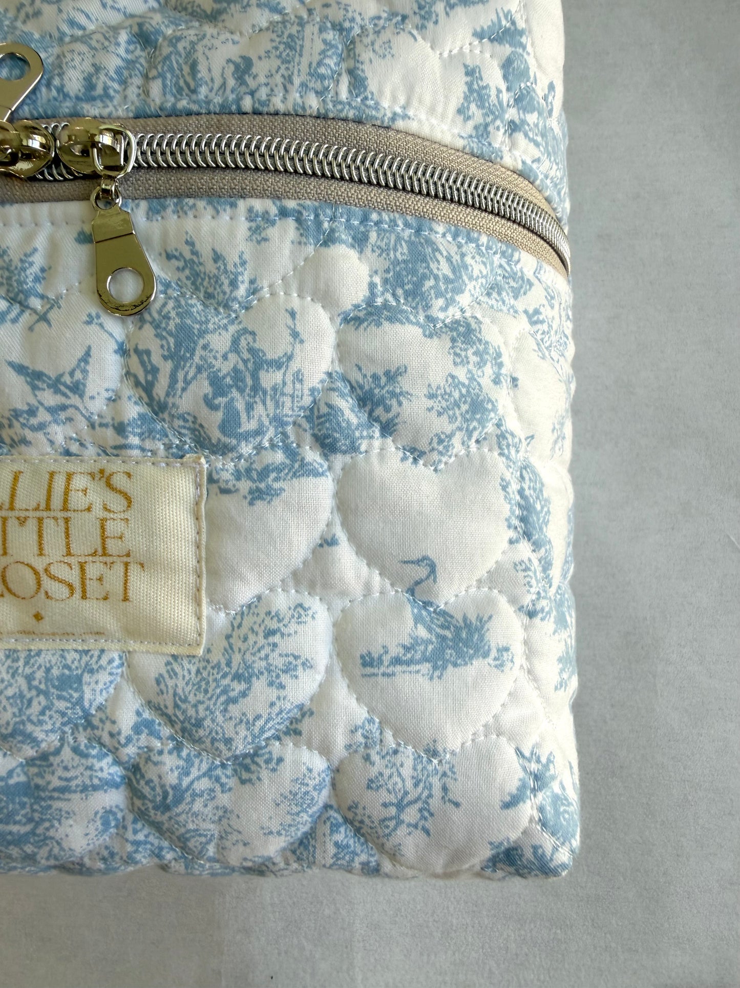 Huggy Pouch - New Edition